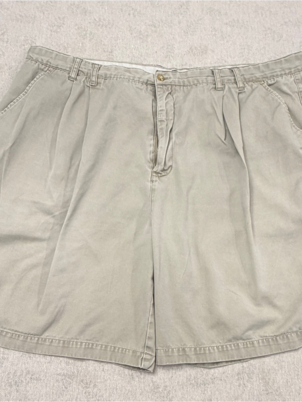 Catalina Men's Flat-Front Shorts in Light Khaki